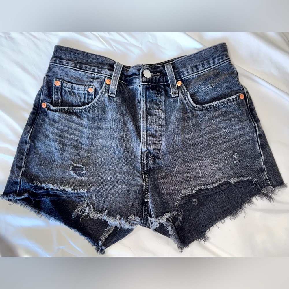 LEVIS••501 Original Fit High Rise Short••size 27